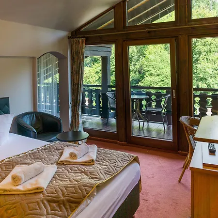 Hotell Kraehenbad 3*